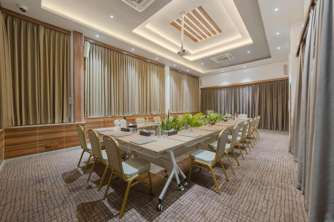 Samann Host Hotel Hulhumale Ngoại thất bức ảnh
